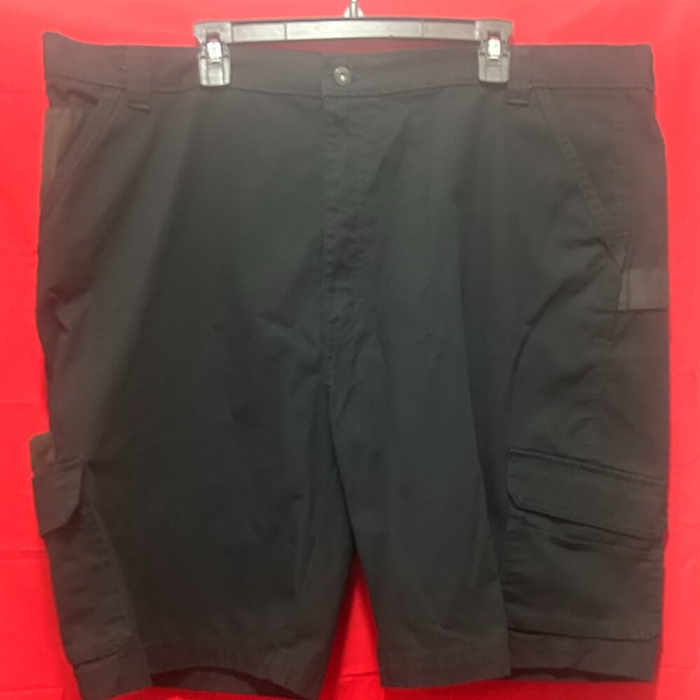 Dickie's black cargo shorts, 44 waist